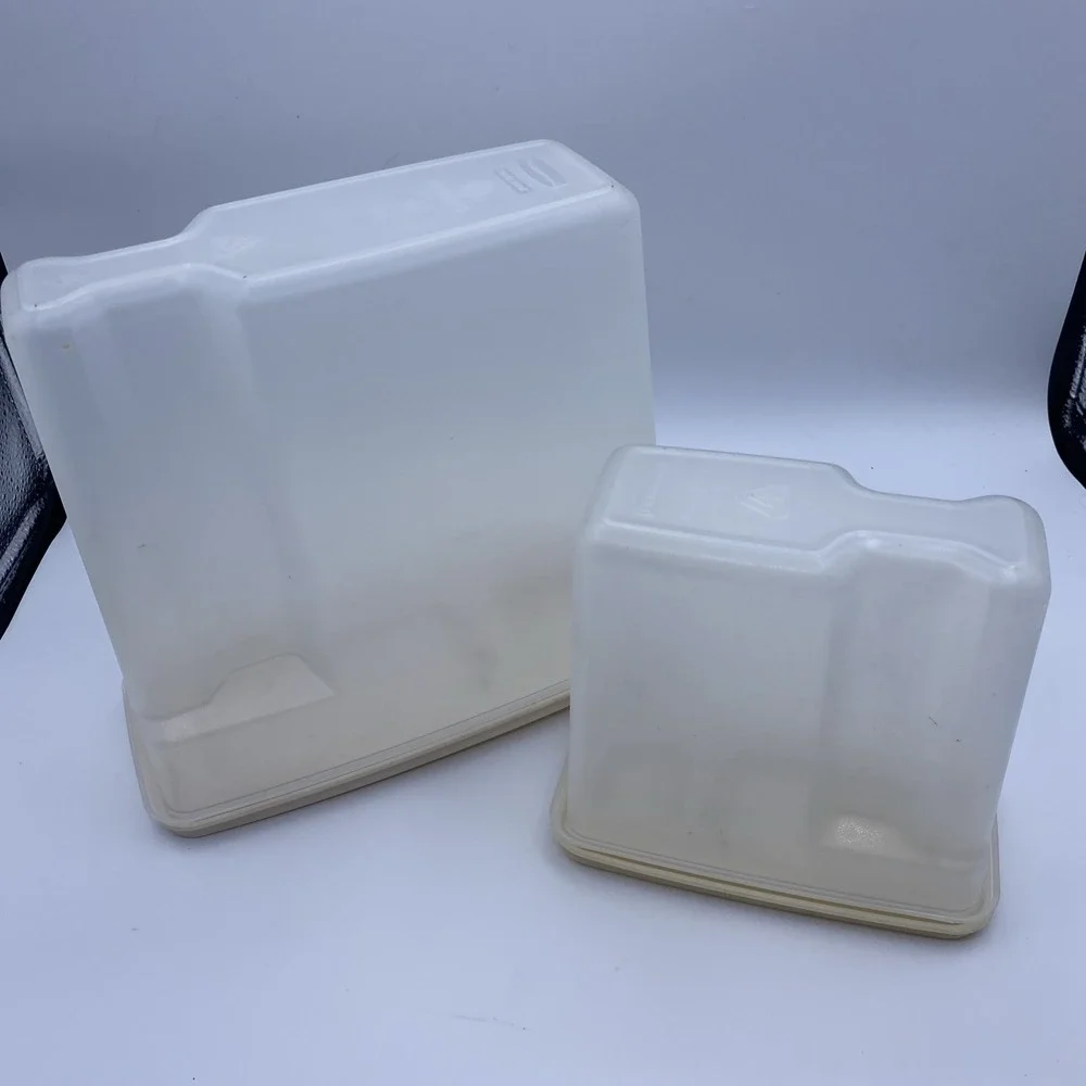 Rubbermaid‎ Servin Saver 2pc Set 13 Cup & 4 Cup Cereal Storage Containers Almond